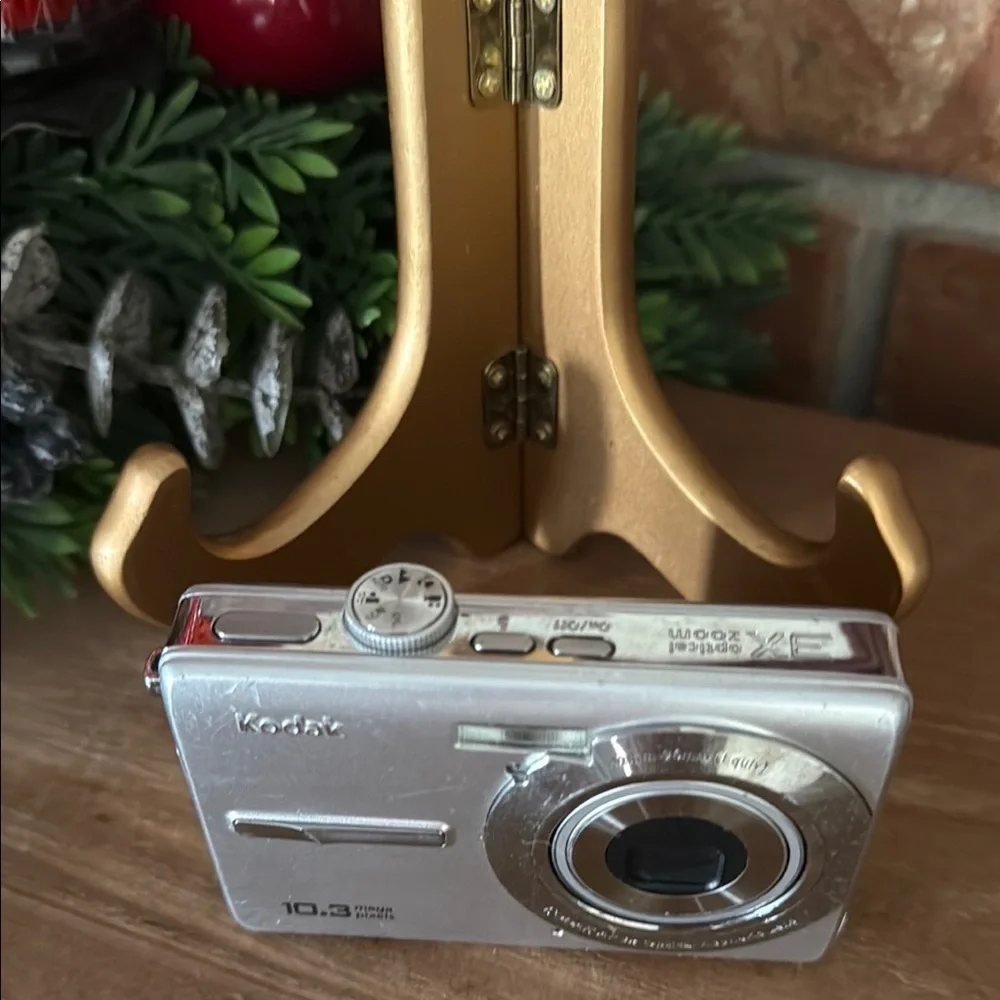Kodak Easyshare M1063 10.3 MP Digital Camera with 3xOptical Zoom (Silver)FINAL